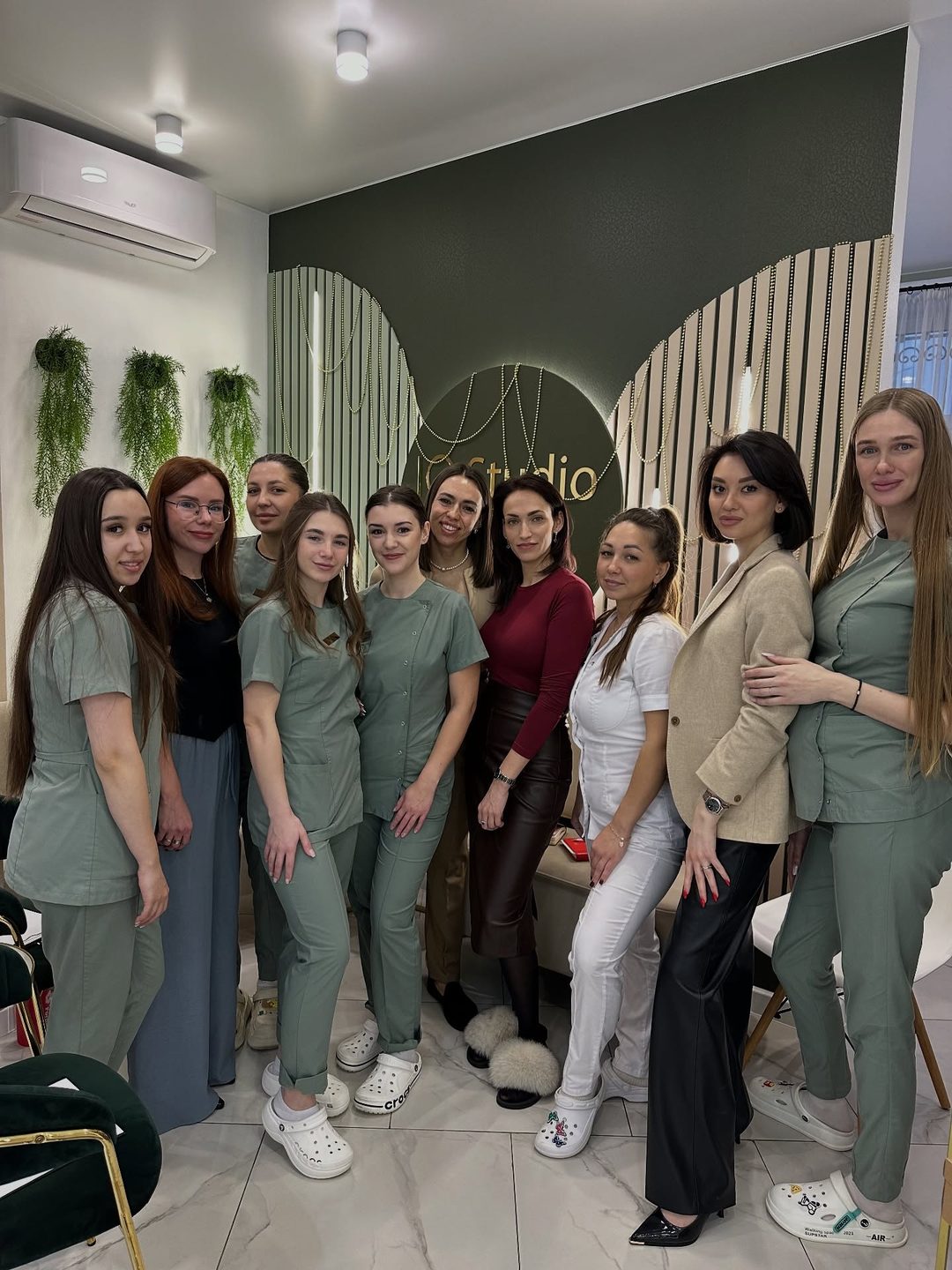 Команда IQ Studio в студии